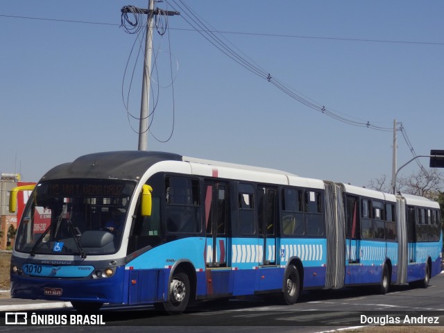 Metrobus 1010 na cidade de Trindade, Goiás, Brasil, por Douglas Andrez. ID da foto: 8540939.