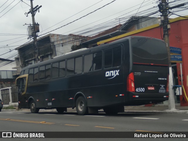 Ônix Transportadora Turística 4500 na cidade de São Paulo, São Paulo, Brasil, por Rafael Lopes de Oliveira. Número da foto: #8539738.