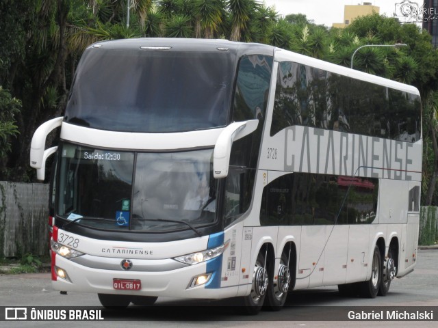 Auto Viação Catarinense 3728 na cidade de Curitiba, Paraná, Brasil, por Gabriel Michalski. ID da foto: 8542638.