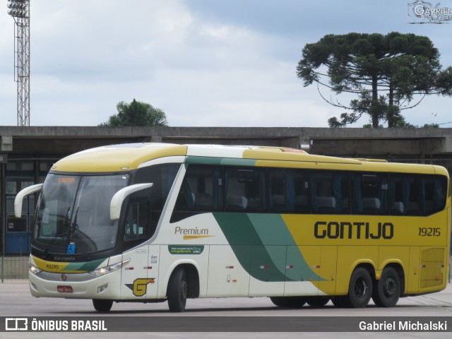 Empresa Gontijo de Transportes 19215 na cidade de Curitiba, Paraná, Brasil, por Gabriel Michalski. ID da foto: 8542643.