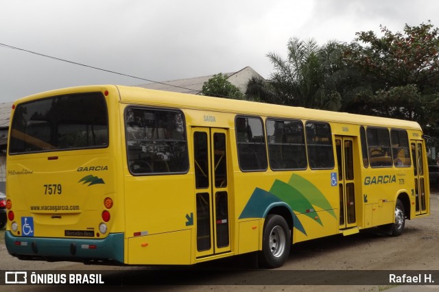 Viação Garcia 7579 na cidade de Duque de Caxias, Rio de Janeiro, Brasil, por Rafael H.. Número da foto: #8548277.