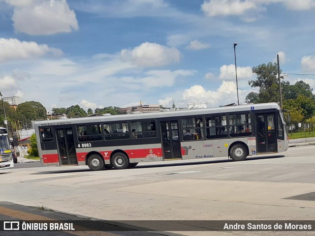 Express Transportes Urbanos Ltda 4 8983 na cidade de São Paulo, São Paulo, Brasil, por Andre Santos de Moraes. Número da foto: #8548794.