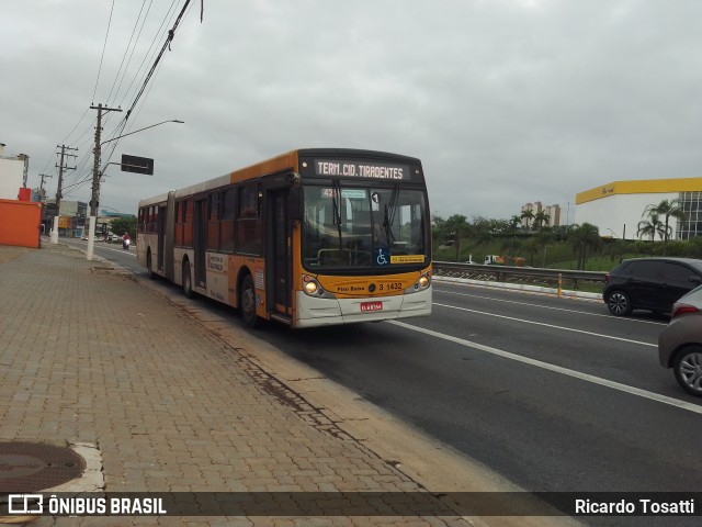 Viação Metrópole Paulista - Zona Leste 3 1432 na cidade de São Paulo, São Paulo, Brasil, por Ricardo Tosatti. ID da foto: 8546848.