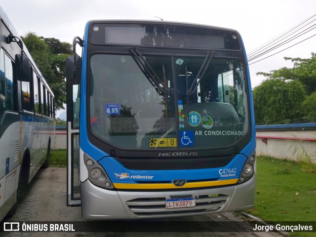 Viação Redentor C47642 na cidade de Rio de Janeiro, Rio de Janeiro, Brasil, por Jorge Gonçalves. ID da foto: 8557941.