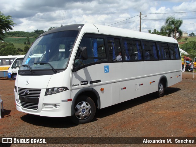 Ônibus Particulares  na cidade de Pinhalzinho, Santa Catarina, Brasil, por Alexandre M.  Sanches. Número da foto: #8561556.