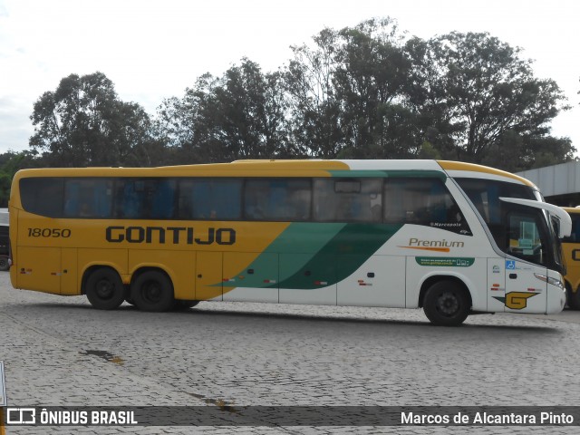 Empresa Gontijo de Transportes 18050 na cidade de Perdões, Minas Gerais, Brasil, por Marcos de Alcantara Pinto. Número da foto: #8563271.