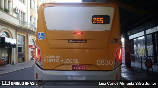 Companhia Carris Porto-Alegrense 0830 na cidade de Porto Alegre, Rio Grande do Sul, Brasil, por Luiz Carlos Almeida Silva Junior. Número da foto: #8565955.