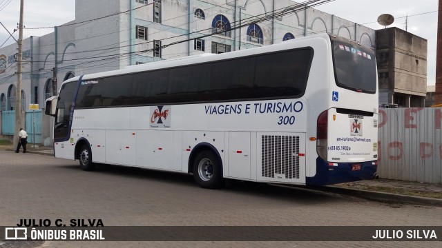 Empresa Cruz & Cruz 300 na cidade de Porto Alegre, Rio Grande do Sul, Brasil, por JULIO SILVA. Número da foto: #8566831.