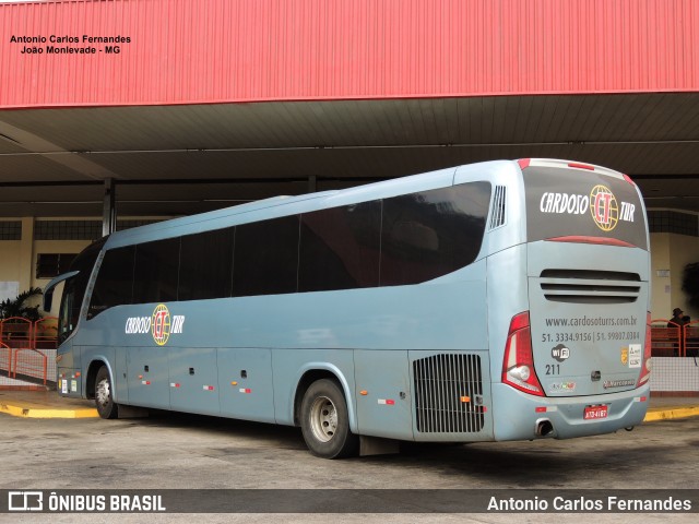 Cardoso Tur 211 na cidade de João Monlevade, Minas Gerais, Brasil, por Antonio Carlos Fernandes. Número da foto: #8576667.