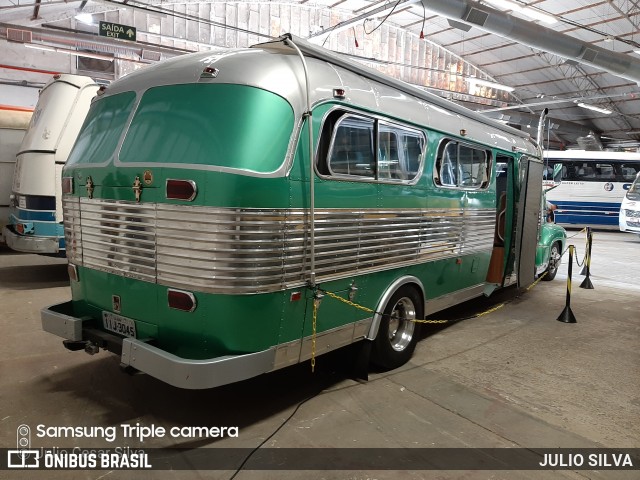 Motorhomes 3045 na cidade de Novo Hamburgo, Rio Grande do Sul, Brasil, por JULIO SILVA. Número da foto: #8579959.