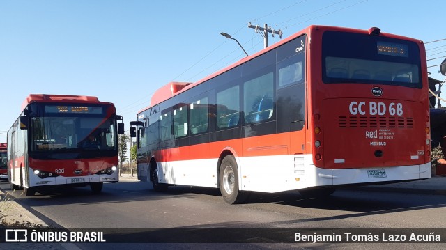 Metbus 1413 na cidade de Maipú, Santiago, Metropolitana de Santiago, Chile, por Benjamín Tomás Lazo Acuña. Número da foto: #8583805.