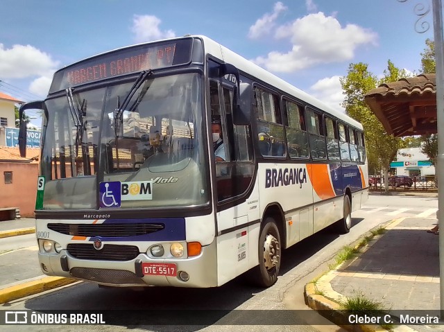 Auto Viação Bragança 8001 na cidade de São Roque, São Paulo, Brasil, por Cleber C.  Moreira. ID da foto: 8584461.