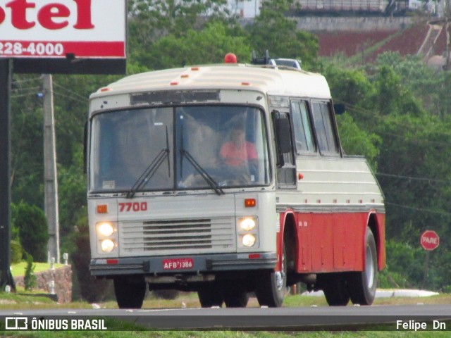 Pluma Conforto e Turismo 7700 na cidade de Cascavel, Paraná, Brasil, por Felipe  Dn. ID da foto: 8590387.