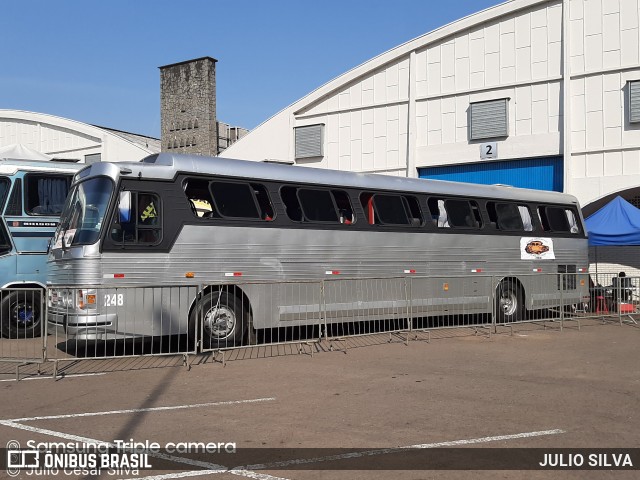 Clube de Carros Antigos de Mogi das Cruzes 248 na cidade de Novo Hamburgo, Rio Grande do Sul, Brasil, por JULIO SILVA. ID da foto: 8587041.