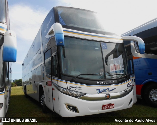 São João Turismo 895 na cidade de Brasília, Distrito Federal, Brasil, por Vicente de Paulo Alves. Número da foto: #8595285.