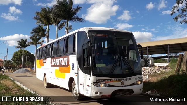Saritur - Santa Rita Transporte Urbano e Rodoviário 19660 na cidade de Glaucilândia, Minas Gerais, Brasil, por Matheus Richard. Número da foto: #8597080.
