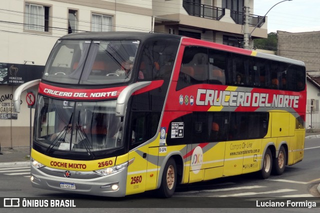 Crucero del Norte 2560 na cidade de Balneário Camboriú, Santa Catarina, Brasil, por Luciano Formiga. Número da foto: #8598715.
