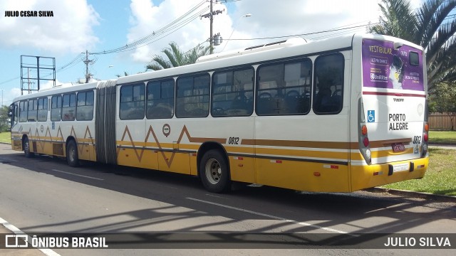 Companhia Carris Porto-Alegrense 0812 na cidade de Porto Alegre, Rio Grande do Sul, Brasil, por JULIO SILVA. Número da foto: #8598913.