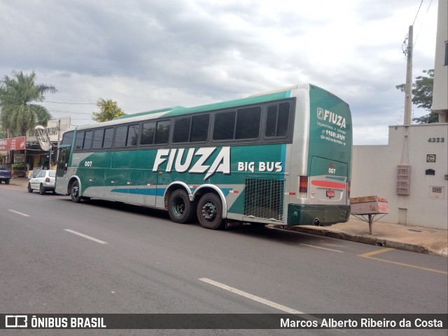 Fiuza 007 na cidade de São José do Rio Preto, São Paulo, Brasil, por Marcos Alberto Ribeiro da Costa. Número da foto: #8601520.