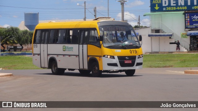 Grande Ocidental 019 na cidade de Novo Gama, Goiás, Brasil, por João Gonçalves. Número da foto: #8601321.