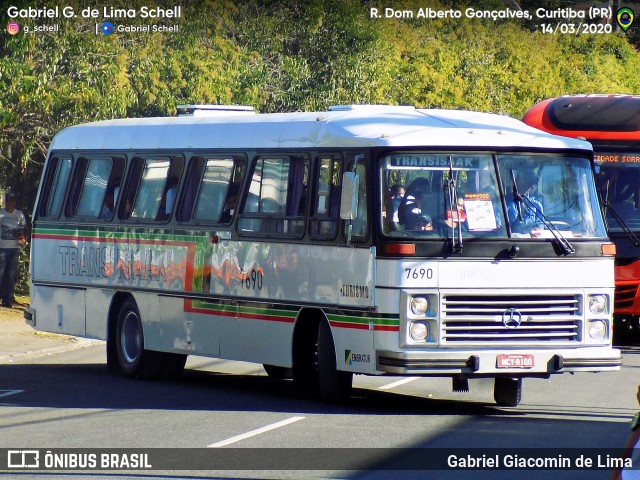 Trans Isaak Turismo 7690 na cidade de Curitiba, Paraná, Brasil, por Gabriel Giacomin de Lima. ID da foto: 8605275.