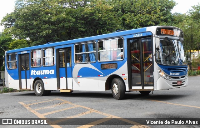 Viação Itaúna 1805 na cidade de Itaúna, Minas Gerais, Brasil, por Vicente de Paulo Alves. Número da foto: #8602872.