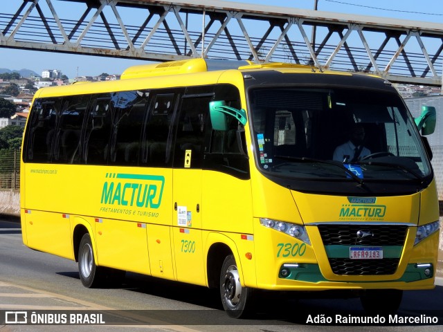 Mactur 7300 na cidade de Belo Horizonte, Minas Gerais, Brasil, por Adão Raimundo Marcelino. ID da foto: 8604718.