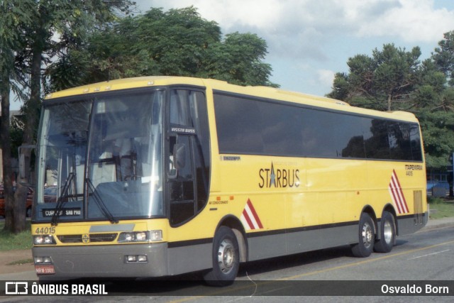 Viação Itapemirim 44015 na cidade de Curitiba, Paraná, Brasil, por Osvaldo Born. ID da foto: 8517541.