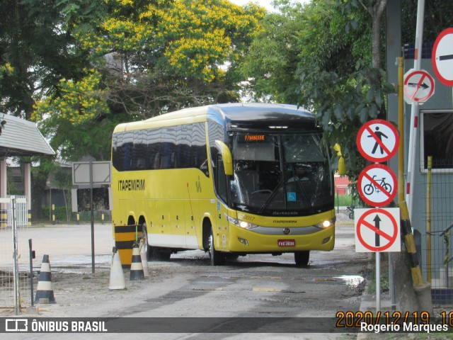 Viação Itapemirim 60017 na cidade de São José dos Campos, São Paulo, Brasil, por Rogerio Marques. ID da foto: 8517799.