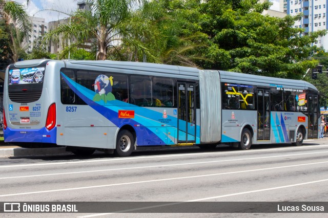 Metra - Sistema Metropolitano de Transporte 8257 na cidade de São Paulo, São Paulo, Brasil, por Lucas Sousa. ID da foto: 8608232.