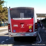 Pêssego Transportes 4 7242 na cidade de São Paulo, São Paulo, Brasil, por Gilberto Mendes dos Santos. Número da foto: #:id.