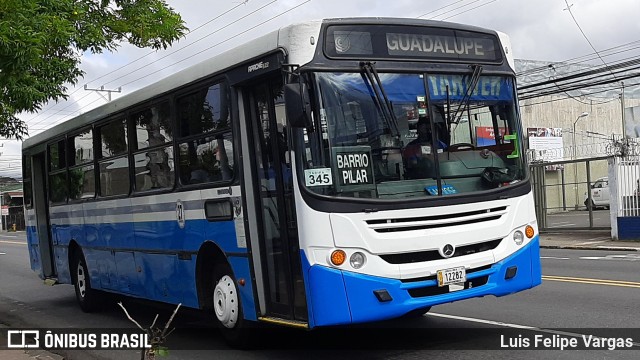 Buses Guadalupe 27 na cidade de Guadalupe, Goicoechea, San José, Costa Rica, por Luis Felipe Vargas. ID da foto: 8609648.