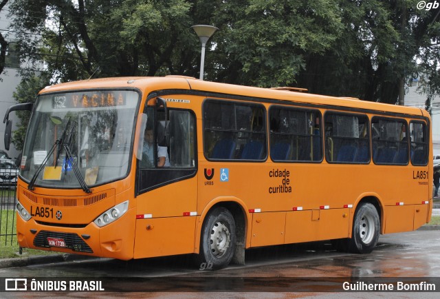 Araucária Transportes Coletivos LA851 na cidade de Curitiba, Paraná, Brasil, por Guilherme Bomfim. Número da foto: #8610722.