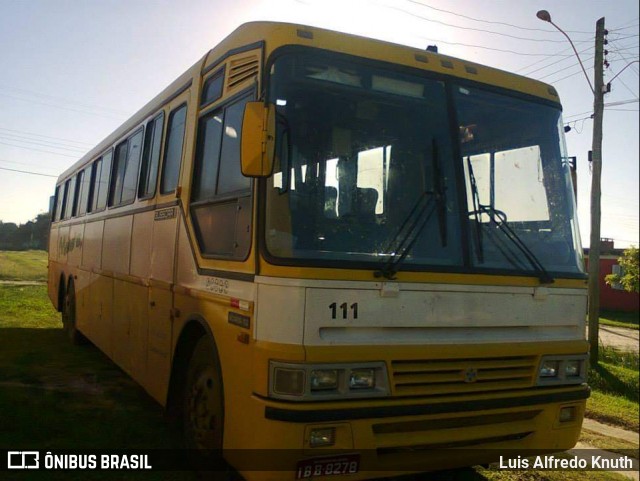 Mano's Tur 111 na cidade de Rio Grande, Rio Grande do Sul, Brasil, por Luis Alfredo Knuth. Número da foto: #8609826.