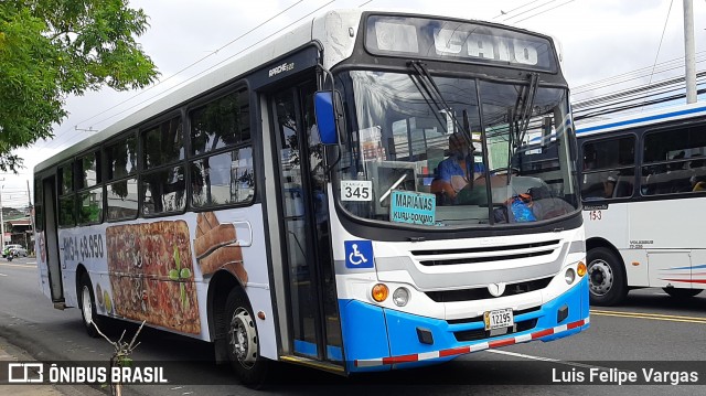 Buses Guadalupe 95 na cidade de Guadalupe, Goicoechea, San José, Costa Rica, por Luis Felipe Vargas. Número da foto: #8609637.