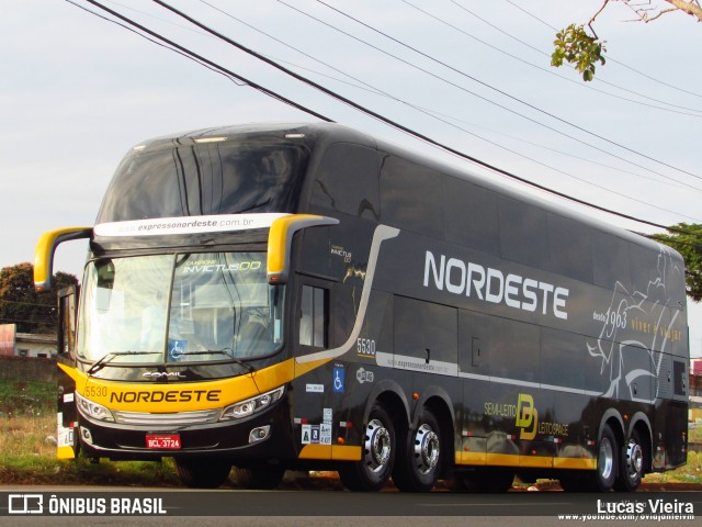 Expresso Nordeste 5530 na cidade de Foz do Iguaçu, Paraná, Brasil, por Lucas Vieira. Número da foto: #8521882.