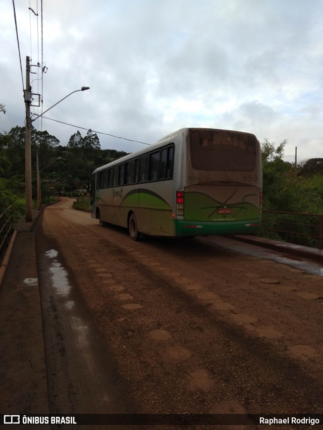 Turin Transportes 850 na cidade de Conselheiro Lafaiete, Minas Gerais, Brasil, por Raphael Rodrigo. Número da foto: #8522432.