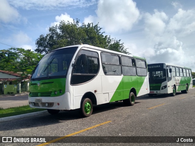 Ônibus Particulares  na cidade de Peixe-Boi, Pará, Brasil, por J Costa. ID da foto: 8522761.