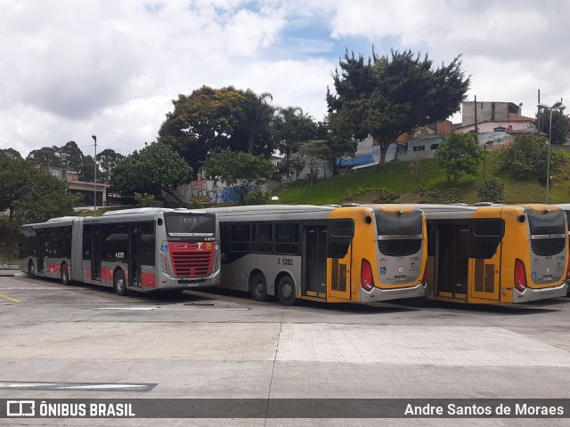 Express Transportes Urbanos Ltda 4 8375 na cidade de São Paulo, São Paulo, Brasil, por Andre Santos de Moraes. Número da foto: #8531076.