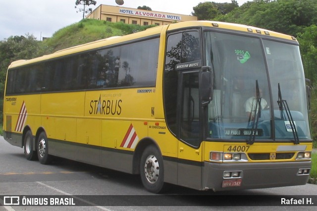 Viação Itapemirim 44007 na cidade de Barra do Piraí, Rio de Janeiro, Brasil, por Rafael H.. ID da foto: 8534192.