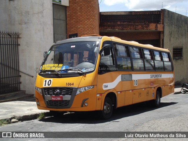 Transporte Suplementar de Belo Horizonte 1064 na cidade de Belo Horizonte, Minas Gerais, Brasil, por Luiz Otavio Matheus da Silva. Número da foto: #9355204.