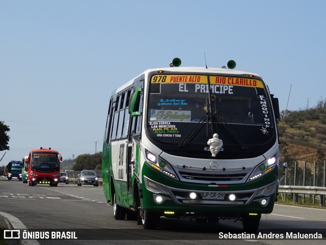 Transportes C'Hue Transportes C'hue na cidade de Casablanca, Valparaíso, Valparaíso, Chile, por Sebastian Andres Maluenda. ID da foto: 9360269.