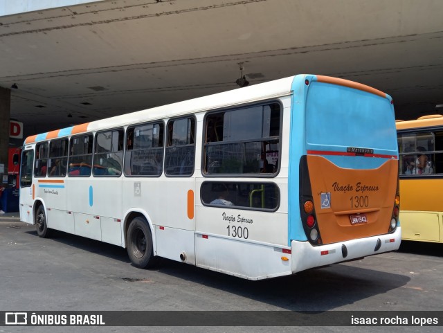 VEB - Viação Expresso Brasília 1300 na cidade de Brasília, Distrito Federal, Brasil, por isaac rocha lopes. Número da foto: #9357398.