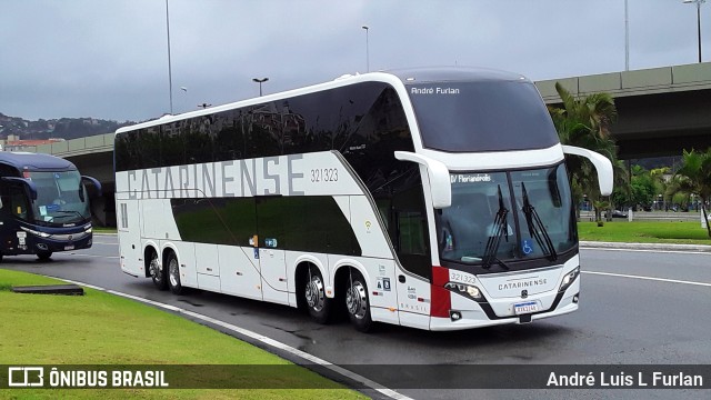 Auto Viação Catarinense 321323 na cidade de Florianópolis, Santa Catarina, Brasil, por André Luis L Furlan. ID da foto: 9357626.