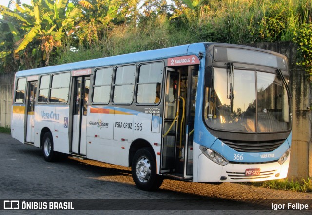 Expresso Vera Cruz 366 na cidade de Cabo de Santo Agostinho, Pernambuco, Brasil, por Igor Felipe. Número da foto: #9366951.