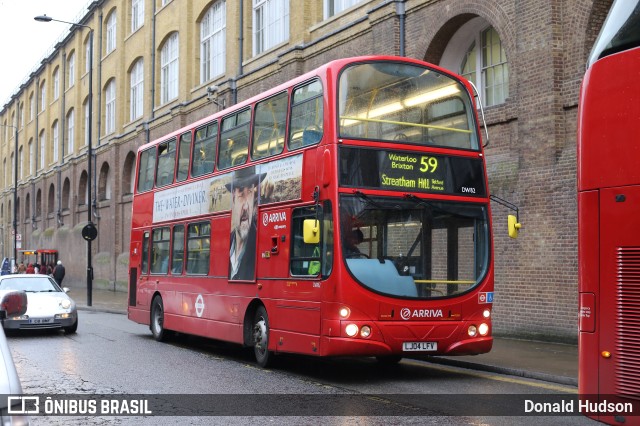 Arriva DW82 na cidade de London, Greater London, Inglaterra, por Donald Hudson. Número da foto: #9368255.