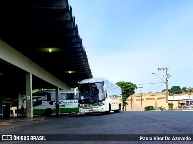 Empresa Gontijo de Transportes 21440 na cidade de Araxá, Minas Gerais, Brasil, por Paulo Vitor De Azevedo. ID da foto: 9367933.