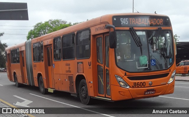 Expresso Azul JI600 na cidade de Curitiba, Paraná, Brasil, por Amauri Caetano. ID da foto: 9371273.