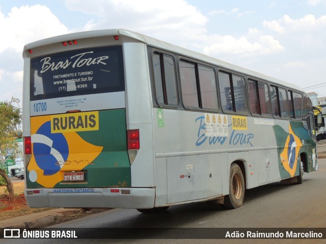 Bras Tour 10700 na cidade de Paracatu, Minas Gerais, Brasil, por Adão Raimundo Marcelino. Número da foto: #9373745.