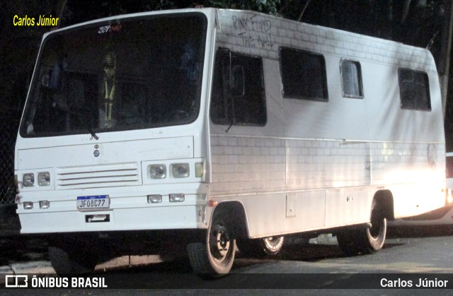 Ônibus Particulares 8277 na cidade de Caldas Novas, Goiás, Brasil, por Carlos Júnior. ID da foto: 9379897.